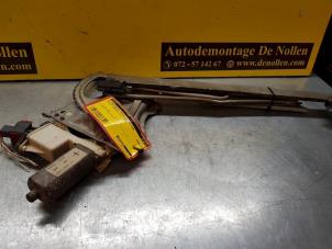 Gebruikte Ruitmechaniek 4Deurs rechts-voor Toyota Avensis Wagon (T25/B1E) 2.2 D-4D 16V D-CAT Prijs € 75,00 Margeregeling aangeboden door de Nollen autorecycling