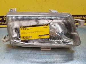 Gebruikte Koplamp rechts Opel Astra F (53/54/58/59) 1.4i Classic Prijs € 30,00 Margeregeling aangeboden door de Nollen autorecycling