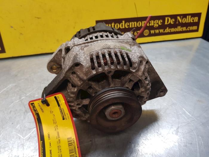 Gebruikte Dynamo Renault Megane Coupé (DA) 1.6i Prijs € 45,00 Margeregeling aangeboden door autodemontage denollen