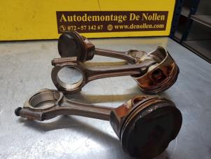 Gebruikte Zuiger Citroen C4 Cactus (0B/0P) 1.2 PureTech 110 12V Prijs € 363,00 Inclusief btw aangeboden door de Nollen autorecycling