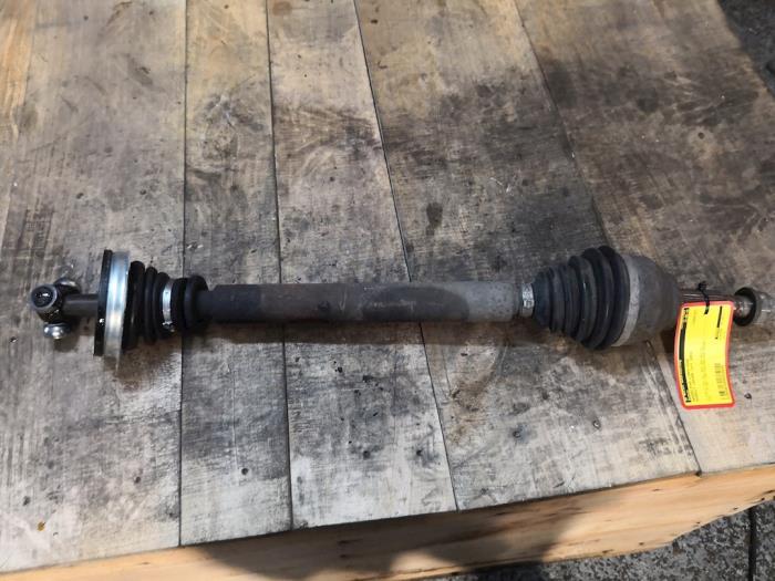 Gebruikte Aandrijfas links-voor Renault Laguna II (BG) 2.0 16V IDE Prijs € 45,00 Margeregeling aangeboden door autodemontage denollen