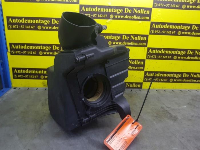 Gebruikte Luchtfilterhuis Ford Focus 3 1.0 Ti-VCT EcoBoost 12V 125 Prijs € 54,45 Inclusief btw aangeboden door autodemontage denollen