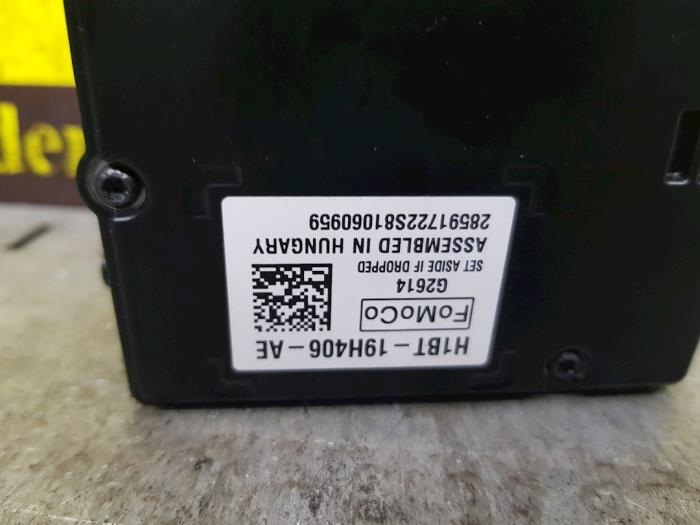 Gebruikte Remassistent sensor Ford Fiesta 7 1.1 Ti-VCT 12V 85 Prijs € 163,35 Inclusief btw aangeboden door autodemontage denollen