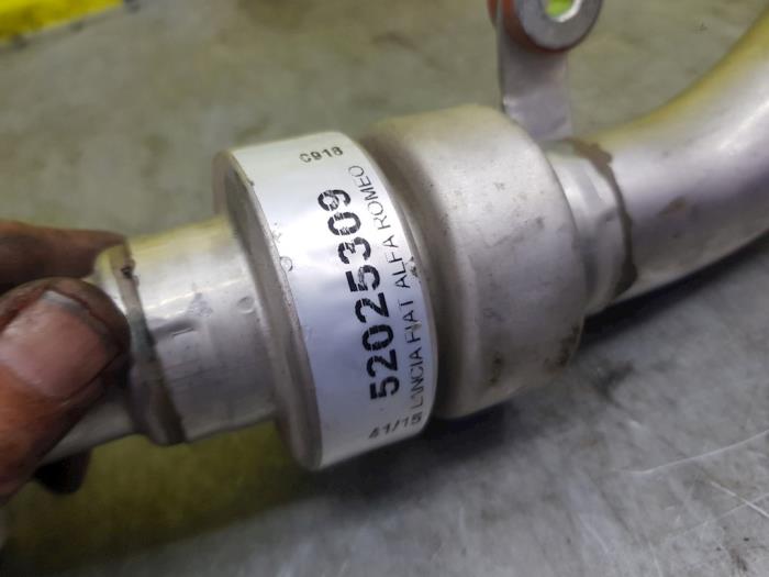 Gebruikte Waterslang aansluiting Alfa Romeo MiTo (955) 0.9 TwinAir Prijs € 40,00 Margeregeling aangeboden door autodemontage denollen