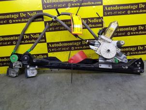 Gebruikte Ruitmechaniek 2Deurs rechts-voor Ford Focus 1 1.6 16V Prijs € 36,00 Margeregeling aangeboden door de Nollen autorecycling