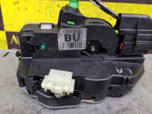 Gebruikte Deurslot Mechaniek 4Deurs links-achter Opel Insignia Country Tourer 2.0 CDTI 16V 130 ecoFLEX Prijs € 50,00 Margeregeling aangeboden door de Nollen autorecycling