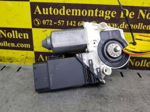 Gebruikte Ruitmechaniek 4Deurs rechts-voor Volkswagen Bora (1J2) 1.6 Prijs € 40,00 Margeregeling aangeboden door de Nollen autorecycling
