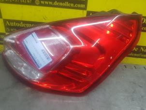 Gebruikte Achterlicht rechts Ford Fiesta 6 (JA8) 1.0 EcoBoost 12V Sport Prijs € 45,00 Margeregeling aangeboden door de Nollen autorecycling