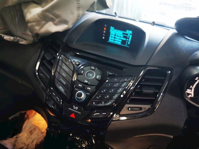 Gebruikte Display Interieur Ford Fiesta 6 (JA8) 1.0 EcoBoost 12V Sport Prijs € 90,00 Margeregeling aangeboden door autodemontage denollen