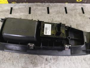 Gebruikte Elektrisch Raam Schakelaar BMW 2 serie Active Tourer (F45) 218i 1.5 TwinPower Turbo 12V Prijs € 48,40 Inclusief btw aangeboden door de Nollen autorecycling