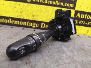 Gebruikte Ruitenwis Schakelaar Suzuki Grand Vitara II (JT) 1.6 16V Prijs € 45,00 Margeregeling aangeboden door de Nollen autorecycling