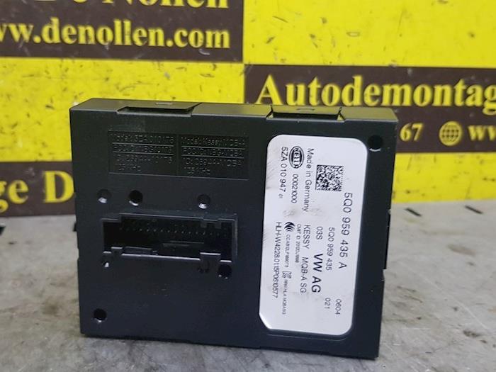 Centrale Deurvergrendelings Module van een Volkswagen Golf VII (AUA) 1.6 TDI 16V 2014