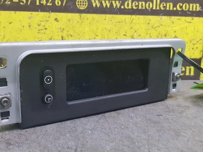Gebruikte Display Interieur Opel Agila (A) 1.0 12V Twin Port Prijs € 22,00 Margeregeling aangeboden door autodemontage denollen