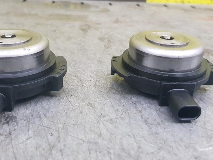 Gebruikte Nokkenas Verstelling BMW 1 serie (F21) 116i 1.5 TwinPower 12V Prijs € 54,45 Inclusief btw aangeboden door autodemontage denollen