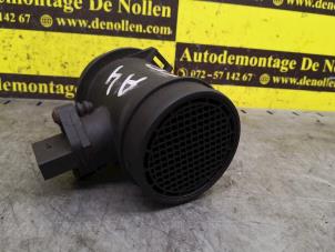 Gebruikte Luchtmassameter Volkswagen Passat (3B2) 1.9 TDi 115 Prijs € 35,00 Margeregeling aangeboden door de Nollen autorecycling