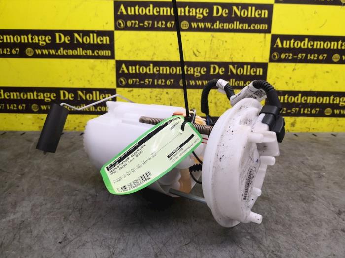 Gebruikte Tank element Pomp Opel Corsa E 1.4 Turbo 16V Prijs € 45,00 Margeregeling aangeboden door autodemontage denollen