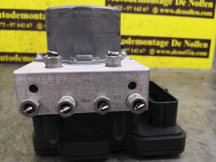Gebruikte ABS Pomp Opel Corsa E 1.4 Turbo 16V Prijs € 154,88 Inclusief btw aangeboden door autodemontage denollen
