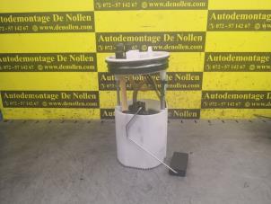 Gebruikte Tank element Pomp Volkswagen Polo V (6R) 1.2 12V BlueMotion Technology Prijs € 27,00 Margeregeling aangeboden door de Nollen autorecycling
