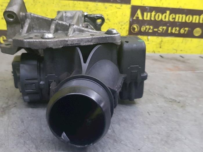 Gebruikte Gasklephuis Peugeot 308 (4A/C) 1.6 HDi 16V Prijs € 54,45 Inclusief btw aangeboden door autodemontage denollen