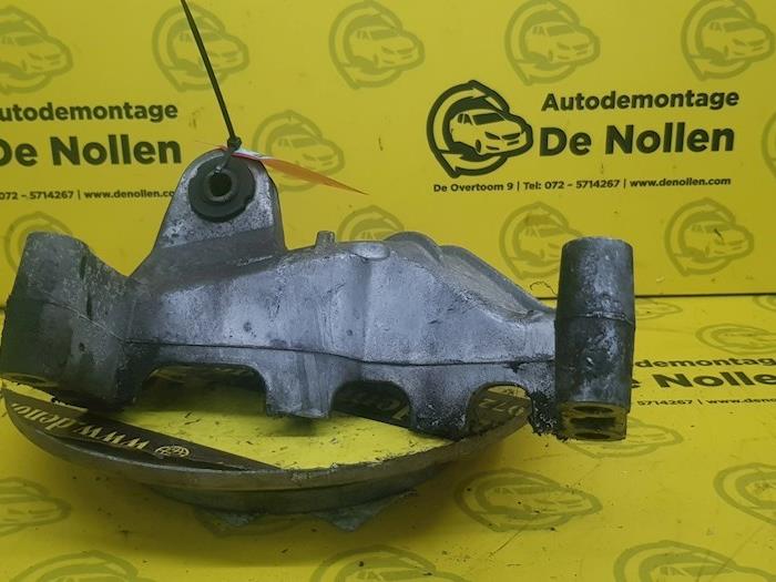 Gebruikte Motorsteun BMW Mini (R50/53) 1.6 16V One Prijs € 36,00 Margeregeling aangeboden door autodemontage denollen