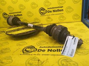 Gebruikte Steekas links-achter BMW 1 serie (F21) 118i 1.5 TwinPower 12V Prijs € 102,85 Inclusief btw aangeboden door de Nollen autorecycling