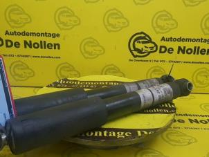 Gebruikte Schokdemper set Opel Zafira (F75) 2.2 DTI 16V Prijs € 50,00 Margeregeling aangeboden door de Nollen autorecycling