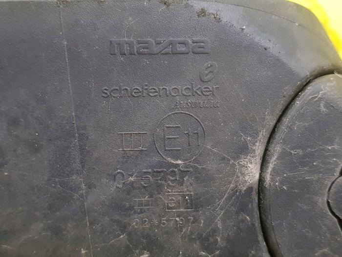 Buitenspiegel links van een Mazda 6 Sportbreak (GY19/89) 2.0 CiDT 16V 2004
