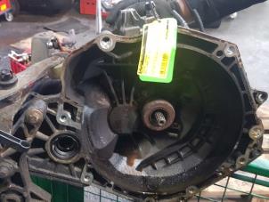 Gebruikte Versnellingsbak Opel Corsa C (F08/68) 1.0 12V Prijs € 125,00 Margeregeling aangeboden door de Nollen autorecycling