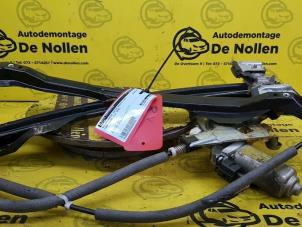 Gebruikte Raammechaniek 4Deurs rechts-voor Ford Focus 1 1.4 16V Prijs € 36,00 Margeregeling aangeboden door de Nollen autorecycling