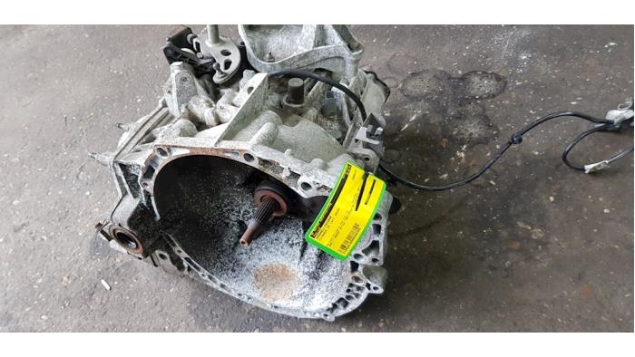 Gebruikte Versnellingsbak Citroen C5 III Berline (RD) 2.0 HDiF 16V Prijs € 405,00 Margeregeling aangeboden door autodemontage denollen