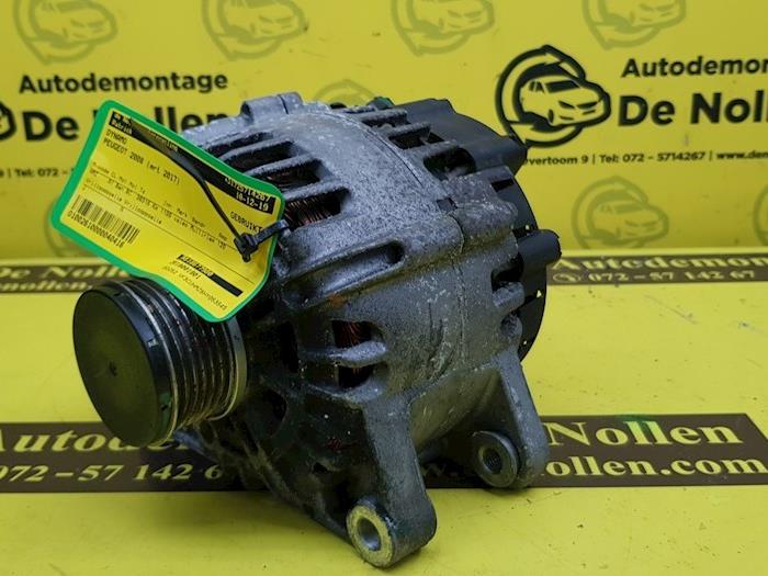 Gebruikte Dynamo Peugeot 2008 (CU) 1.2 Vti 12V PureTech 82 Prijs € 91,96 Inclusief btw aangeboden door autodemontage denollen