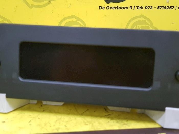 Gebruikte Display Interieur Peugeot 206 (2A/C/H/J/S) 2.0 XS,XT HDi Prijs € 22,00 Margeregeling aangeboden door autodemontage denollen