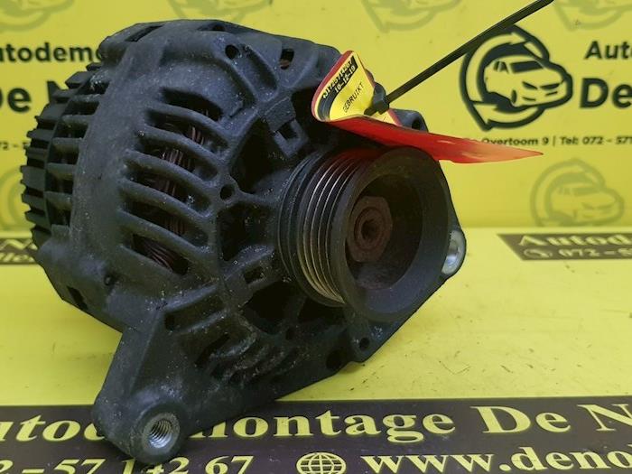 Dynamo van een Audi A4 (B5) 1.8 20V 1998
