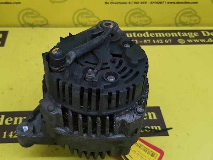 Dynamo van een Audi A4 (B5) 1.8 20V 1998