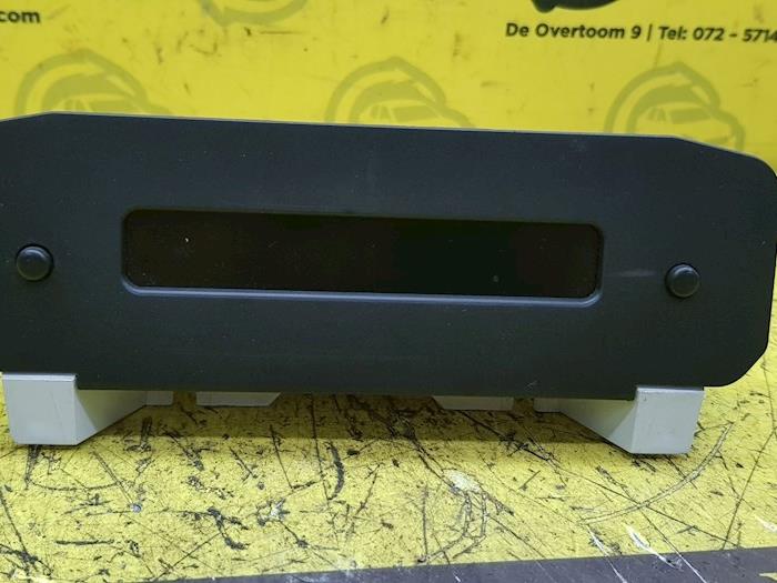 Gebruikte Display Interieur Peugeot 206 (2A/C/H/J/S) 1.1 XN,XR Prijs € 22,00 Margeregeling aangeboden door autodemontage denollen