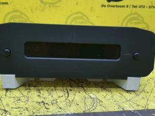 Gebruikte Display Interieur Peugeot 206 (2A/C/H/J/S) 1.1 XN,XR Prijs € 24,95 Margeregeling aangeboden door de Nollen autorecycling