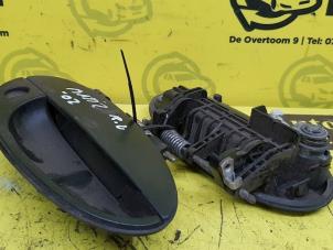 Gebruikte Portiergreep 2Deurs links Chevrolet Matiz 0.8 S,SE Prijs € 30,00 Margeregeling aangeboden door de Nollen autorecycling