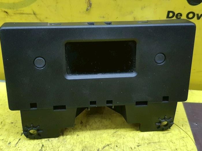 Gebruikte Display Interieur Peugeot 206 (2A/C/H/J/S) 1.1 XN,XR Prijs € 24,95 Margeregeling aangeboden door autodemontage denollen