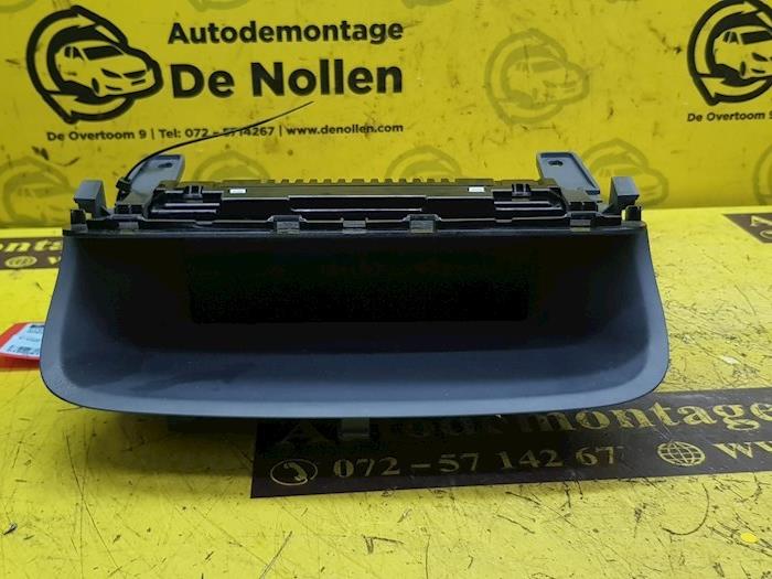 Gebruikte Display Interieur Opel Meriva Mk.II 1.4 16V Ecotec Prijs op aanvraag aangeboden door autodemontage denollen
