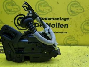 Gebruikte Deurslot Mechaniek 4Deurs links-voor Volkswagen Polo V (6R) 1.8 GTI 16V Prijs € 40,00 Margeregeling aangeboden door de Nollen autorecycling