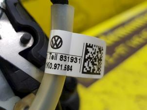 Gebruikte Airbag links (Stuur) Volkswagen Multivan T5 (7E/7HC/7HF/7HM) 1.9 TDi Prijs € 100,00 Margeregeling aangeboden door de Nollen autorecycling