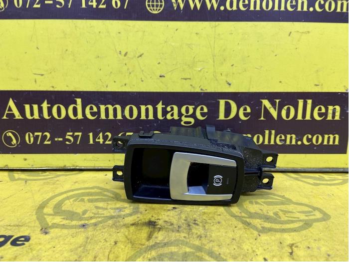 Gebruikte Handrem schakelaar BMW Z4 Roadster (E89) sDrive 23i 2.5 24V Prijs € 48,40 Inclusief btw aangeboden door autodemontage denollen