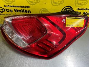 Gebruikte Achterlicht rechts Ford Fiesta 6 (JA8) 1.0 EcoBoost 12V Sport Prijs € 35,00 Margeregeling aangeboden door de Nollen autorecycling