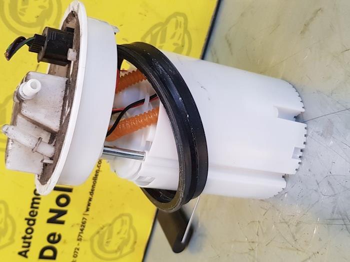 Gebruikte Tank element Pomp Ford Fiesta 6 (JA8) 1.0 EcoBoost 12V Sport Prijs € 49,00 Margeregeling aangeboden door autodemontage denollen