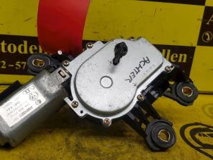 Gebruikte Ruitenwissermotor achter Volkswagen Golf V (1K1) 2.0 FSI 16V Prijs € 50,00 Margeregeling aangeboden door de Nollen autorecycling