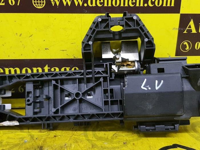 Gebruikte Diversen Mercedes A (W176) 1.6 A-200 16V Prijs € 50,00 Margeregeling aangeboden door autodemontage denollen
