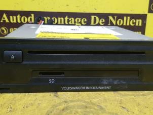 Gebruikte Radio CD Speler Volkswagen Polo V (6R) 1.8 GTI 16V Prijs op aanvraag aangeboden door de Nollen autorecycling