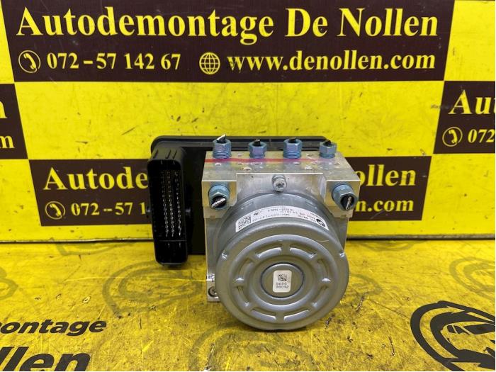 Gebruikte ABS Pomp Mini Countryman (F60) 2.0 16V Cooper S ALL4 Prijs € 517,88 Inclusief btw aangeboden door autodemontage denollen