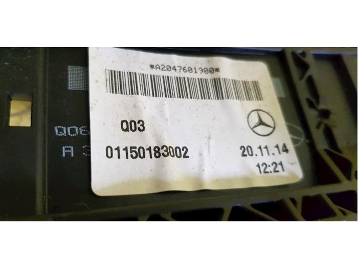 Deurslot Mechaniek 4Deurs links-voor van een Mercedes-Benz A (W176) 1.5 A-180 CDI, A-180d 16V 2015