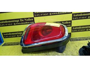 Gebruikte Achterlicht links Mini Mini Convertible (F57) 2.0 16V Cooper S Prijs op aanvraag aangeboden door de Nollen autorecycling